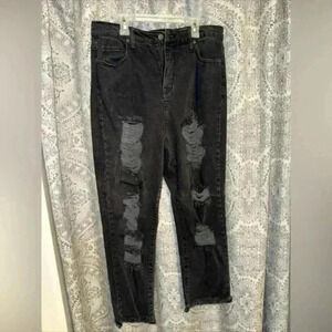 Mossimo woman’s distressed mom Jean